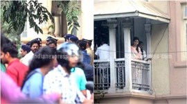 Shah Rukh Khan, Mahira Khan, Raees, Shah Rukh Khan Mahira Khan, Shah Rukh Khan Raees, SRK Mahira Khan, SRK Raees, SRK, Raees Shoot pics, SRK Mahira, SRK Mahira Raees, Mahira Khan Raees