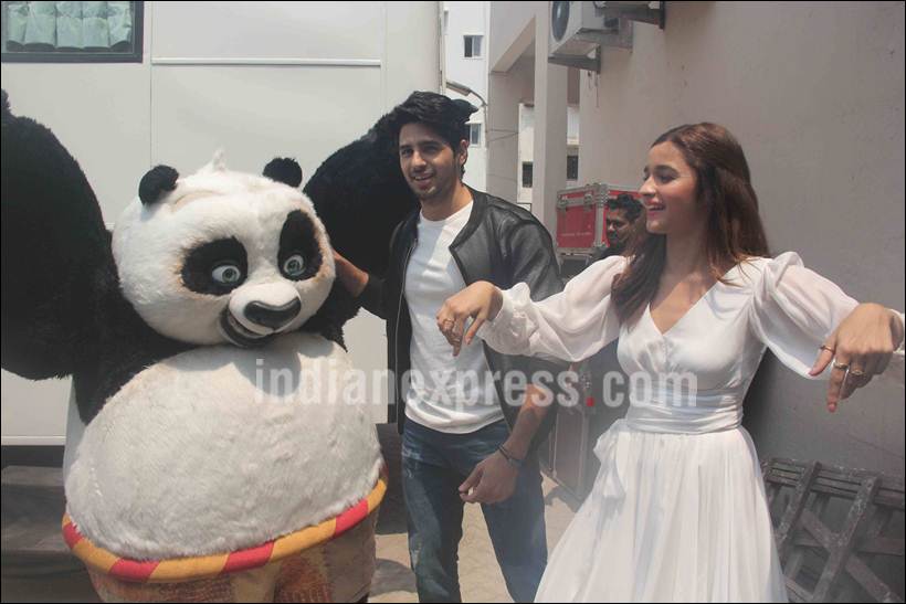 kapoor & sons, kapoor & sons press conference, alia bhatt, sidharth malhotra, fawad khan, karan johar, ratna pathak shah, rishi kapoor, shakun batra, rajat kapoor, entertainment