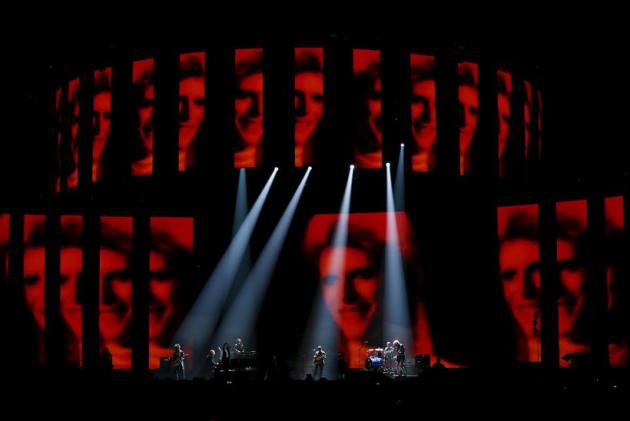 barack Obama, Hillary Clinton, Barack Obama sings, Barack Obama Pics, Barack Obama photos, Hillary Clinton Pics, hillary Clinton Photos, top frames , Indian Express, indian express pics