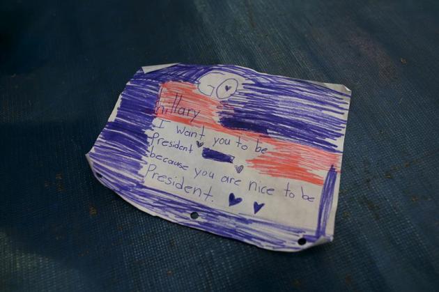 barack Obama, Hillary Clinton, Barack Obama sings, Barack Obama Pics, Barack Obama photos, Hillary Clinton Pics, hillary Clinton Photos, top frames , Indian Express, indian express pics