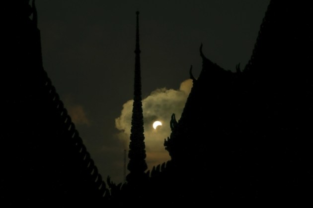 solar eclipse photos, total solar eclipse pictures, total solar eclipse solar eclipse pictures, indonesia solar eclipse, solar eclipse india, india solar eclipse, india solar eclipse pictures, insia solar eclipse pictures, indonesia solar eclipse pictures, indonesia solar eclipse photos, full solar eclipse pictures
