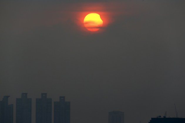 solar eclipse photos, total solar eclipse pictures, total solar eclipse solar eclipse pictures, indonesia solar eclipse, solar eclipse india, india solar eclipse, india solar eclipse pictures, insia solar eclipse pictures, indonesia solar eclipse pictures, indonesia solar eclipse photos, full solar eclipse pictures