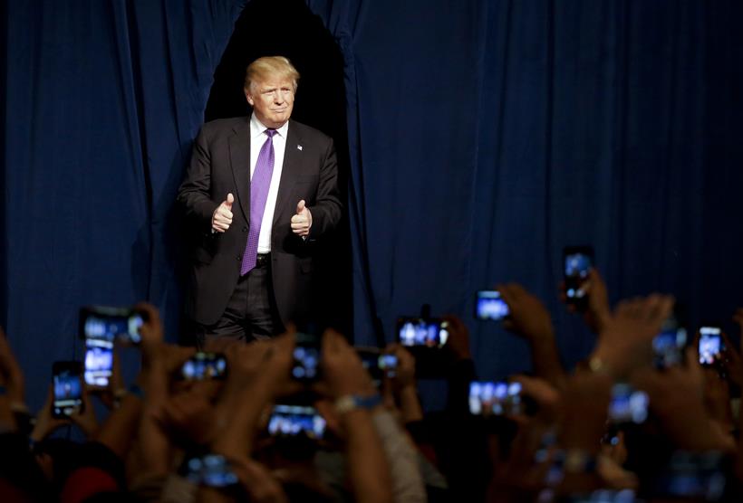 barack Obama, Hillary Clinton, Barack Obama sings, Barack Obama Pics, Barack Obama photos, Hillary Clinton Pics, hillary Clinton Photos, top frames , Indian Express, indian express pics