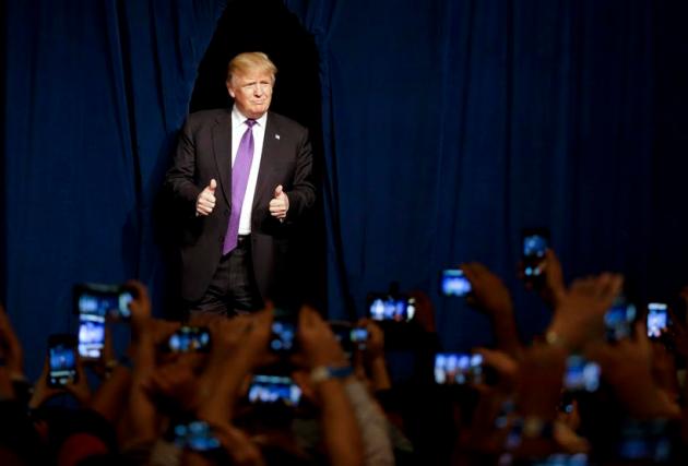 barack Obama, Hillary Clinton, Barack Obama sings, Barack Obama Pics, Barack Obama photos, Hillary Clinton Pics, hillary Clinton Photos, top frames , Indian Express, indian express pics