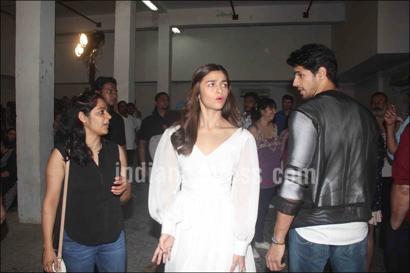 kapoor & sons, kapoor & sons press conference, alia bhatt, sidharth malhotra, fawad khan, karan johar, ratna pathak shah, rishi kapoor, shakun batra, rajat kapoor, entertainment