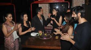 Abhay Deol wraps up Happy Bhaag Jayegi, celebrates birthday with Diana Penty