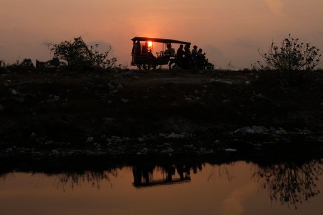 solar eclipse photos, total solar eclipse pictures, total solar eclipse solar eclipse pictures, indonesia solar eclipse, solar eclipse india, india solar eclipse, india solar eclipse pictures, insia solar eclipse pictures, indonesia solar eclipse pictures, indonesia solar eclipse photos, full solar eclipse pictures