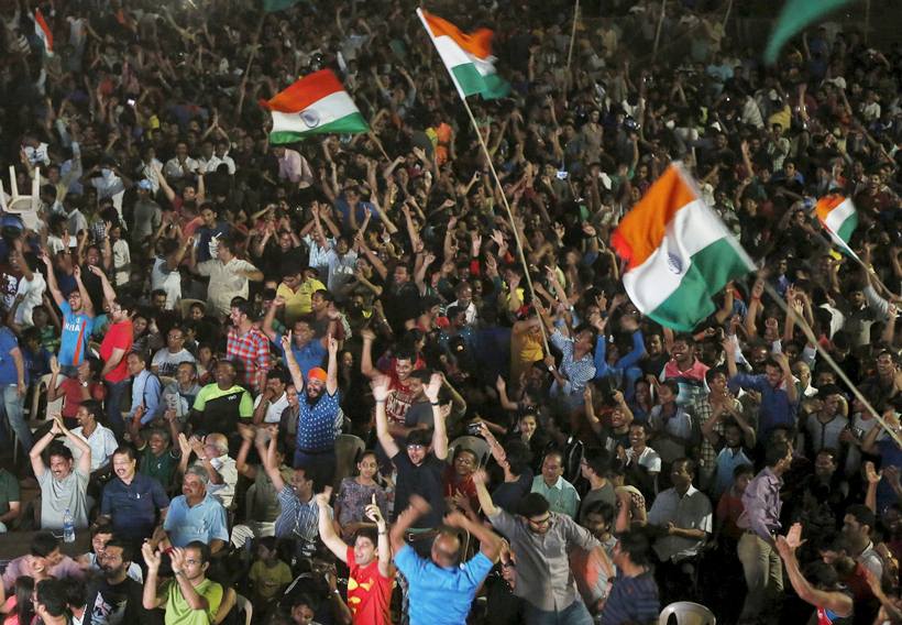 india pakistan fans, india fans celebrate, india pak win photos, india pakistan win pics, india pakistan cricket, india pakistan world t20, india pakistan crowd pics