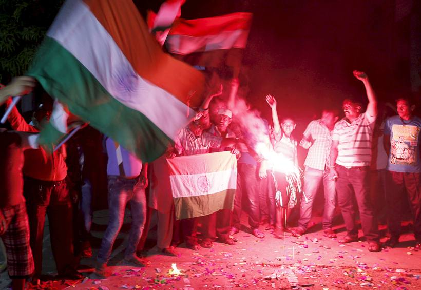 india pakistan fans, india fans celebrate, india pak win photos, india pakistan win pics, india pakistan cricket, india pakistan world t20, india pakistan crowd pics