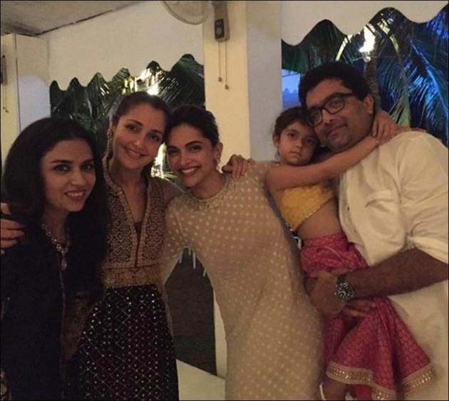 Deepika Padukone, Ranveer Singh, Deepika Padukone Ranveer Singh, Deepika Ranveer, Deepika Ranveer Wedding, Deepika Ranveer Baby, Deepika Ranveer Sri Lanka, Deepika Ranveer wedding pics, Ranveer Deepika, Ranveer Deepika wedding, Ranveer Deepika pics