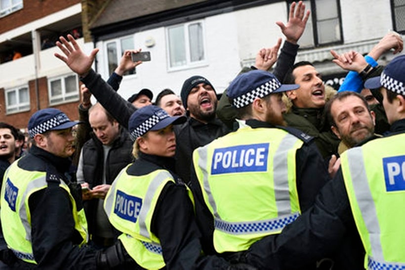 Tottenham Hotspur, Spurs, Arsenal, Spurs v Arsenal, Spurs vs Arsenal, Arsenal v Spurs, Arsenal Spurs, Spurs Arsenal, Arsenal vs Spurs, Arsenal Spurs rivalry, Arsenal Spurs fans, North London derby, London derby, Football fans, Football violence, Football derbies, Football violent fans, sports violence, violence in football, violence in sport, football news, football