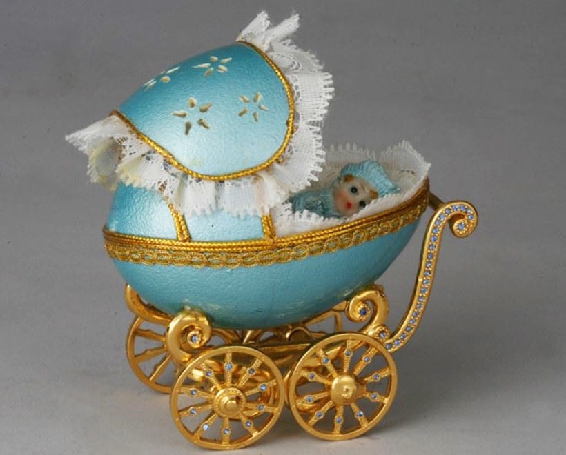 white swan egg pram