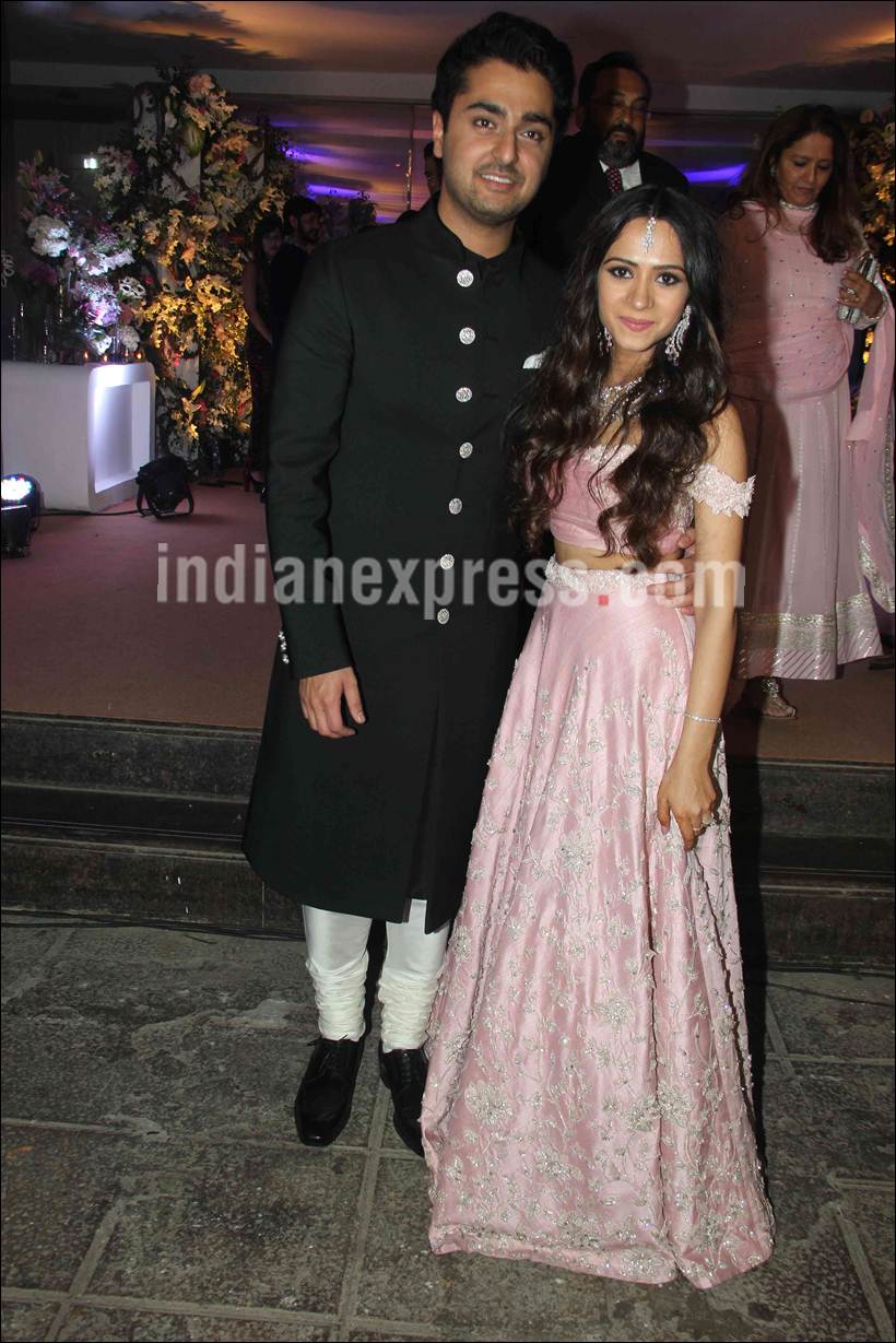 Salman Khan, Sanjay Dutt, Manyata Dutt, Tina Ambani, Bhagyashree, Varun Dhawan, Kabir Bedi, Pooja Bedi, Parveen Dusanj, Rishi Kapoor, Saira Banu, Archana Puran Singh, Sanjay Dutt Manyata Dutt, Sanjay Dutt pics, Kabir Bedi Parveen Dusanj, Rishi Kapoor Neetu Singh, Entertainment