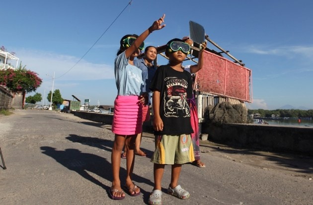 solar eclipse photos, total solar eclipse pictures, total solar eclipse solar eclipse pictures, indonesia solar eclipse, solar eclipse india, india solar eclipse, india solar eclipse pictures, insia solar eclipse pictures, indonesia solar eclipse pictures, indonesia solar eclipse photos, full solar eclipse pictures