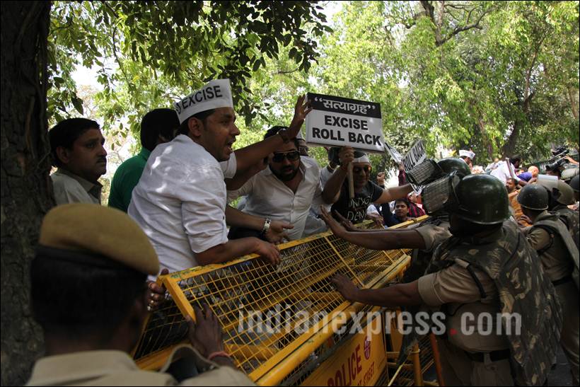 Jewellers Protest, Gold traders protest, Arun Jaitley, BJP, Bhartiya Janta Party, one per cent excise duty on jewellery, BJP National HQ, Jewellers Protest 28th day, Gold traders protest 28th day