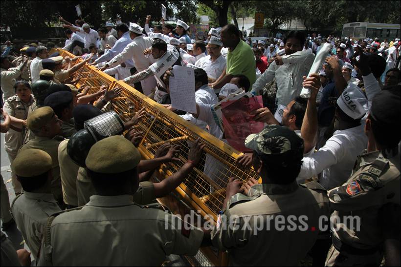 Jewellers Protest, Gold traders protest, Arun Jaitley, BJP, Bhartiya Janta Party, one per cent excise duty on jewellery, BJP National HQ, Jewellers Protest 28th day, Gold traders protest 28th day