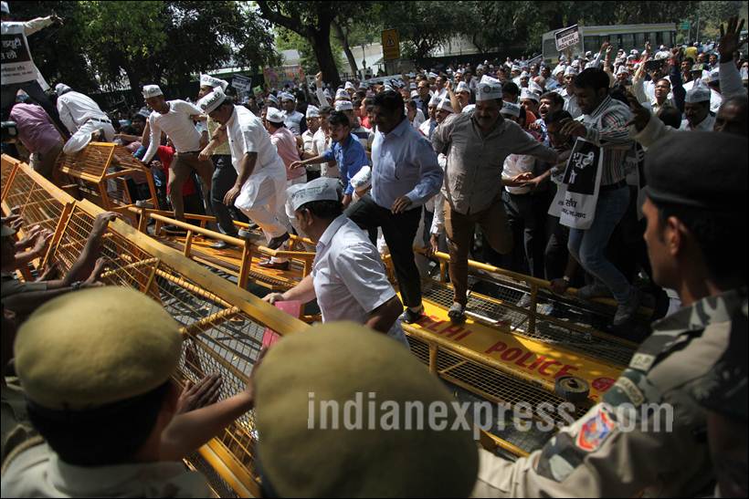 Jewellers Protest, Gold traders protest, Arun Jaitley, BJP, Bhartiya Janta Party, one per cent excise duty on jewellery, BJP National HQ, Jewellers Protest 28th day, Gold traders protest 28th day