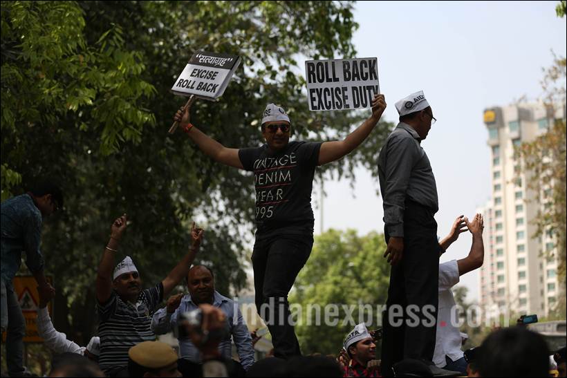 Jewellers Protest, Gold traders protest, Arun Jaitley, BJP, Bhartiya Janta Party, one per cent excise duty on jewellery, BJP National HQ, Jewellers Protest 28th day, Gold traders protest 28th day