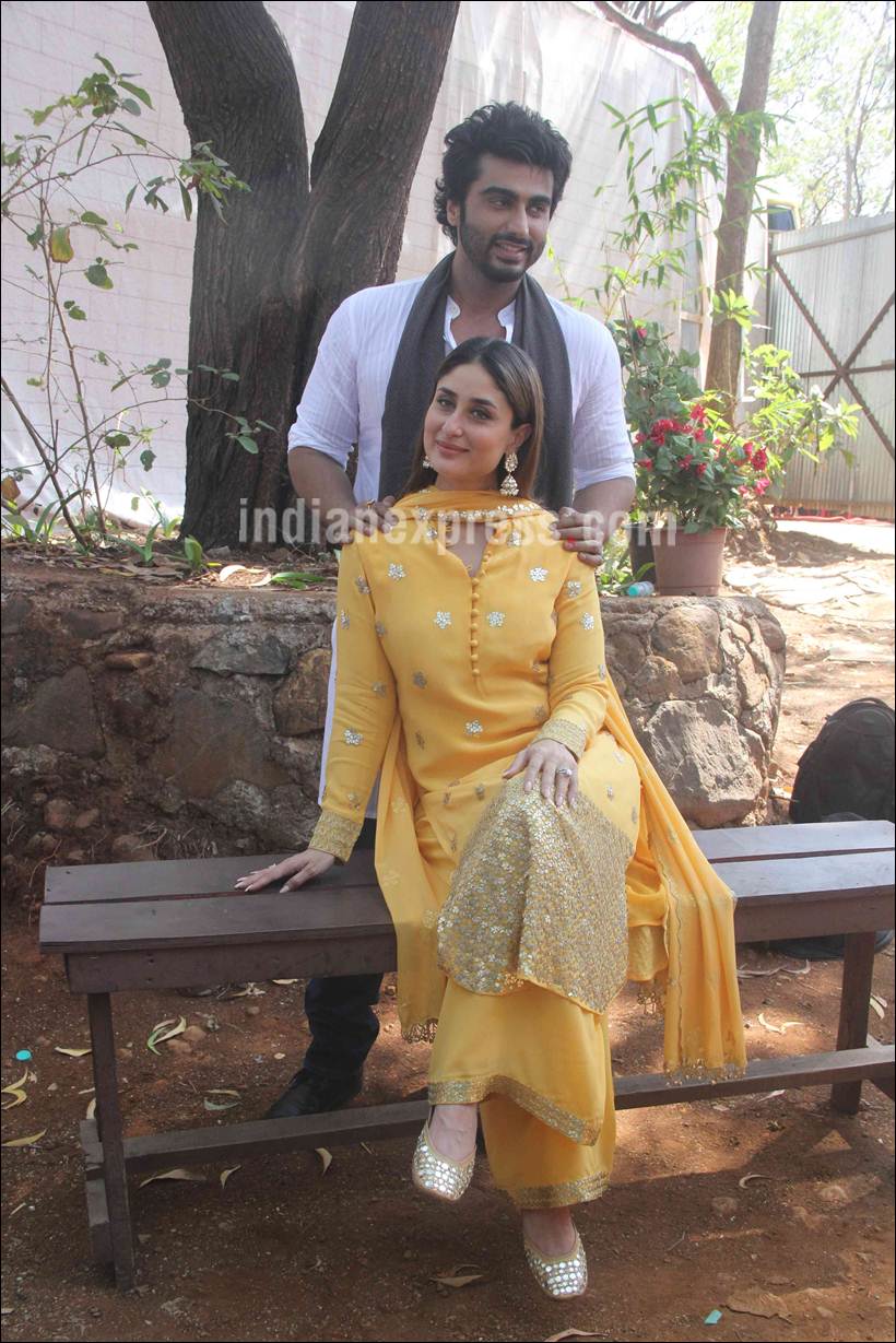Kareena Kapoor Designer Yellow Sequins Work Anarkali Suit at Rs 2799 |  Designer Anarkali Suit | ID: 26135937348