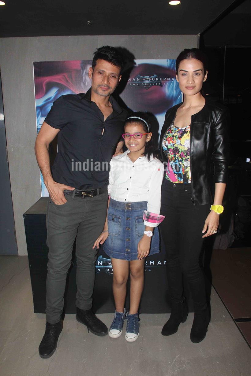 Batman Vs Superman, Batman vs superman: Dawn of Justice, Hrithik Roshan, Hrithik Roshan Sons, Hrehaan, Hridaan, Sachin Tendulkar, Vidyut Jamwal, Esha Deol, Abhay DEol, Karan Kundra, Anusha, Gaurav Chopra, Tanisha Mukerji, Zayed Khan, Akbar Khan, Batman vs Superman Screening, Batman vs Superman: Dawn of Justice pics