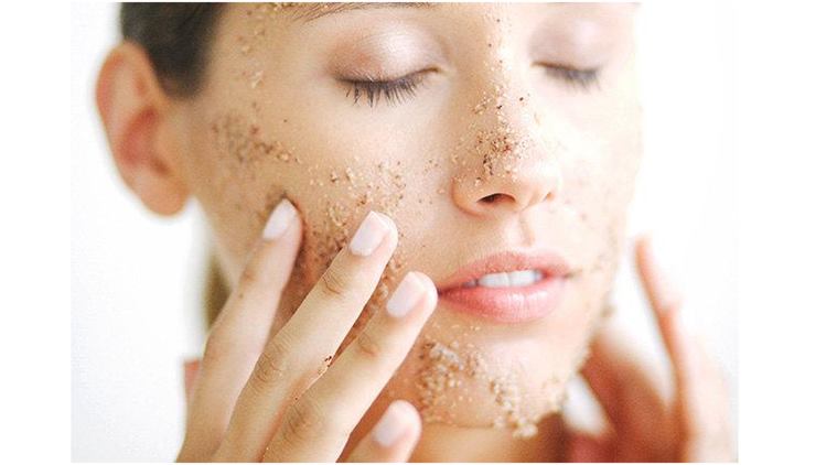 oily skin, skincare, skincare tips, skincare tips for oily skin, tips for oily skin, how to take care of oily skin, cleanser, moisturiser, moisturising, exfoliating, makeup, touch-up, face masque, whiteheads, blackheads, acne, pimples, face wash, dead skin cells