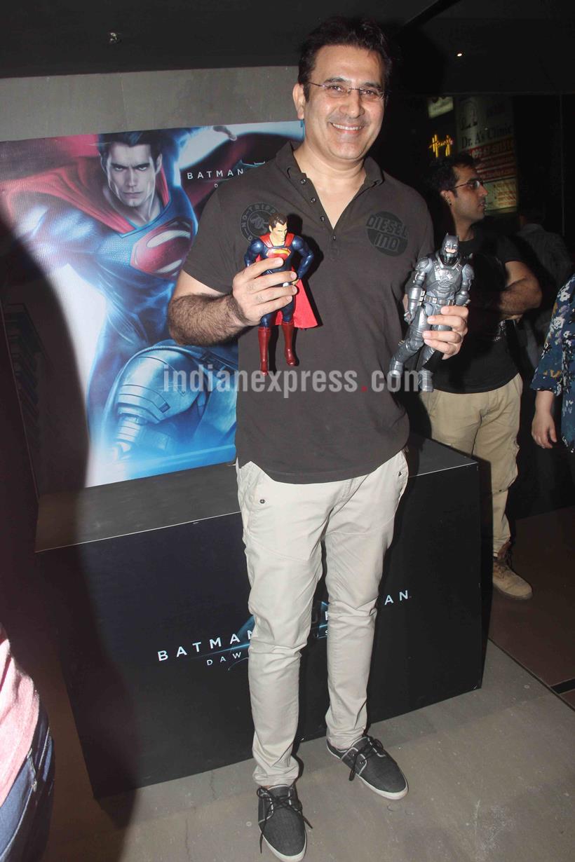 Batman Vs Superman, Batman vs superman: Dawn of Justice, Hrithik Roshan, Hrithik Roshan Sons, Hrehaan, Hridaan, Sachin Tendulkar, Vidyut Jamwal, Esha Deol, Abhay DEol, Karan Kundra, Anusha, Gaurav Chopra, Tanisha Mukerji, Zayed Khan, Akbar Khan, Batman vs Superman Screening, Batman vs Superman: Dawn of Justice pics