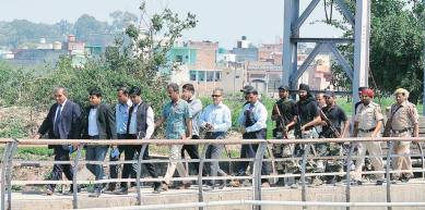 pathankot attack, pathankot attack probe, pakistan pathnkot probe, pakistan pathankot probe team, pakistan india pathankot, pathankot attack news, pathankot protests