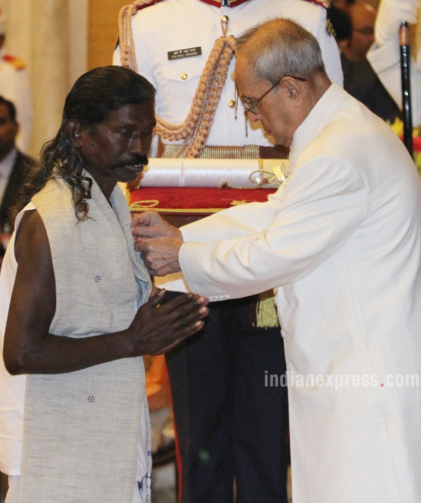 Padma, padma awards, padma award photos, padma awards 2016, sri sri, saina nehwal, ajay devgan, ajay devgn, ajay devgn awards, sania nehwal awards, anupam kher, anupam kher awards, narendra modi, modi photos,