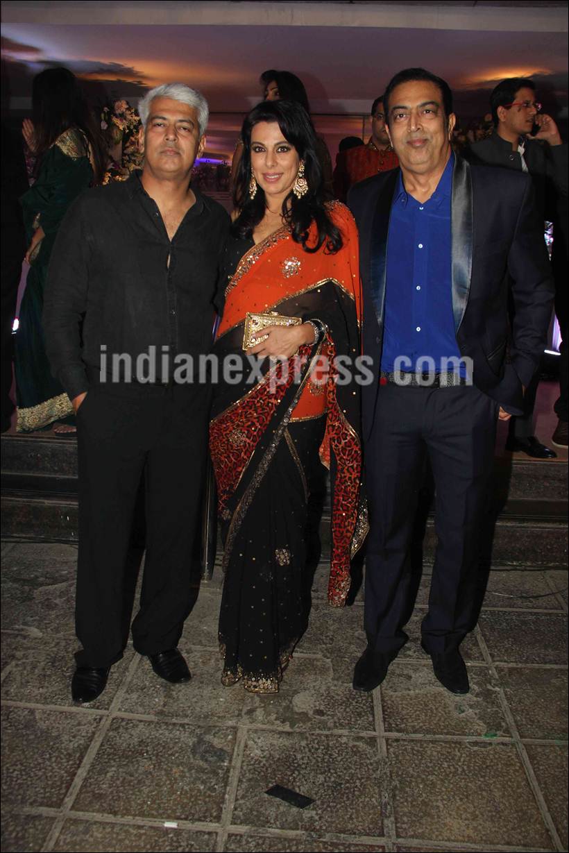 Salman Khan, Sanjay Dutt, Manyata Dutt, Tina Ambani, Bhagyashree, Varun Dhawan, Kabir Bedi, Pooja Bedi, Parveen Dusanj, Rishi Kapoor, Saira Banu, Archana Puran Singh, Sanjay Dutt Manyata Dutt, Sanjay Dutt pics, Kabir Bedi Parveen Dusanj, Rishi Kapoor Neetu Singh, Entertainment