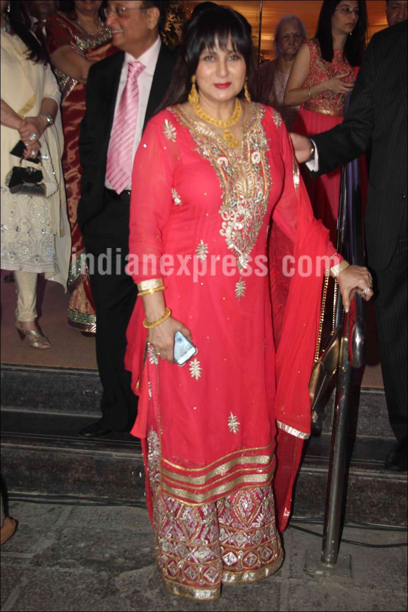 Salman Khan, Sanjay Dutt, Manyata Dutt, Tina Ambani, Bhagyashree, Varun Dhawan, Kabir Bedi, Pooja Bedi, Parveen Dusanj, Rishi Kapoor, Saira Banu, Archana Puran Singh, Sanjay Dutt Manyata Dutt, Sanjay Dutt pics, Kabir Bedi Parveen Dusanj, Rishi Kapoor Neetu Singh, Entertainment