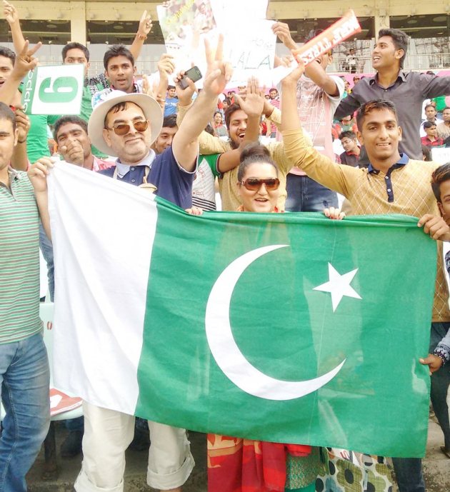 ICC World T20 Pakistan vs Bangladesh: Colourful fans descend to Eden ...