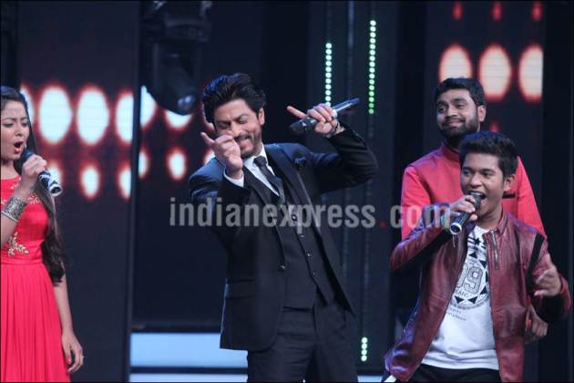 Shah Rukh khan, SRK, Fan, JAbra Fan, Shah Rukh khan Fan, Shah Rukh Khan Jabra Fan, SRk Fan, SRK Jabra Fan, Sa re Ga Ma Pa 2016, Mika Singh, Sajid-Wajid, Pritam, Aditya Narayan, Shah Rukh khan pics, Shah Rukh Khan photos