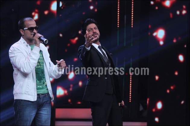 Shah Rukh khan, SRK, Fan, JAbra Fan, Shah Rukh khan Fan, Shah Rukh Khan Jabra Fan, SRk Fan, SRK Jabra Fan, Sa re Ga Ma Pa 2016, Mika Singh, Sajid-Wajid, Pritam, Aditya Narayan, Shah Rukh khan pics, Shah Rukh Khan photos