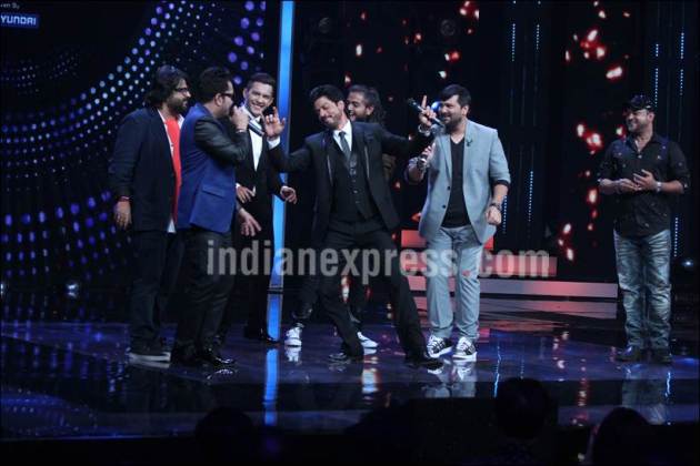 Shah Rukh khan, SRK, Fan, JAbra Fan, Shah Rukh khan Fan, Shah Rukh Khan Jabra Fan, SRk Fan, SRK Jabra Fan, Sa re Ga Ma Pa 2016, Mika Singh, Sajid-Wajid, Pritam, Aditya Narayan, Shah Rukh khan pics, Shah Rukh Khan photos