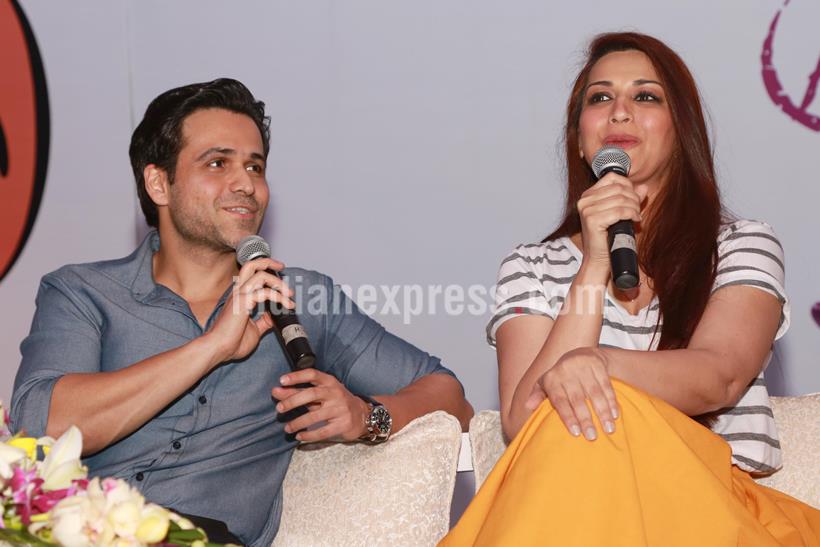 Twinkle Khanna, Emraan hashmi, Sonali Bendre, Twinkle Khanna mrs funnybones, twinkle mrs funnbones, Emraan sonali, Emraan hashmi book, Sonali Bendre book, a piece of my heart, Mrs funnybones, Spring Festival 2016, Twinkle khanna pics, Emraan hashmi pics, Sonali bendre pics