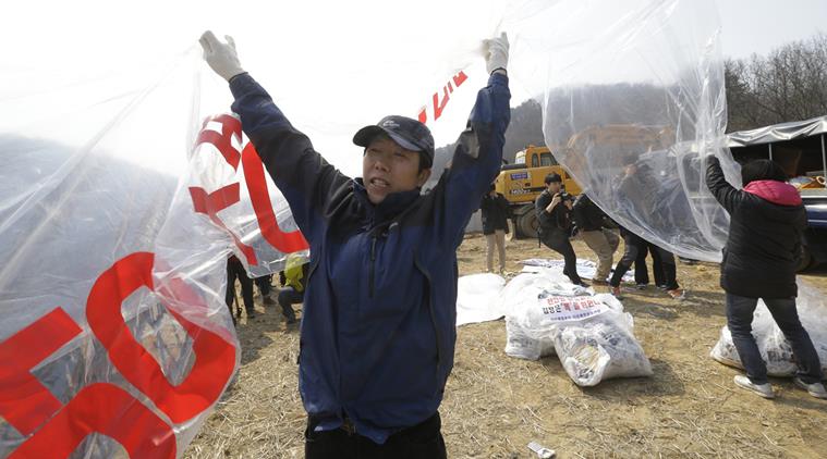 South Korea, South Korean activists, anti-Pyongyang, anti-Pyongyang leaflets, north korea, world news