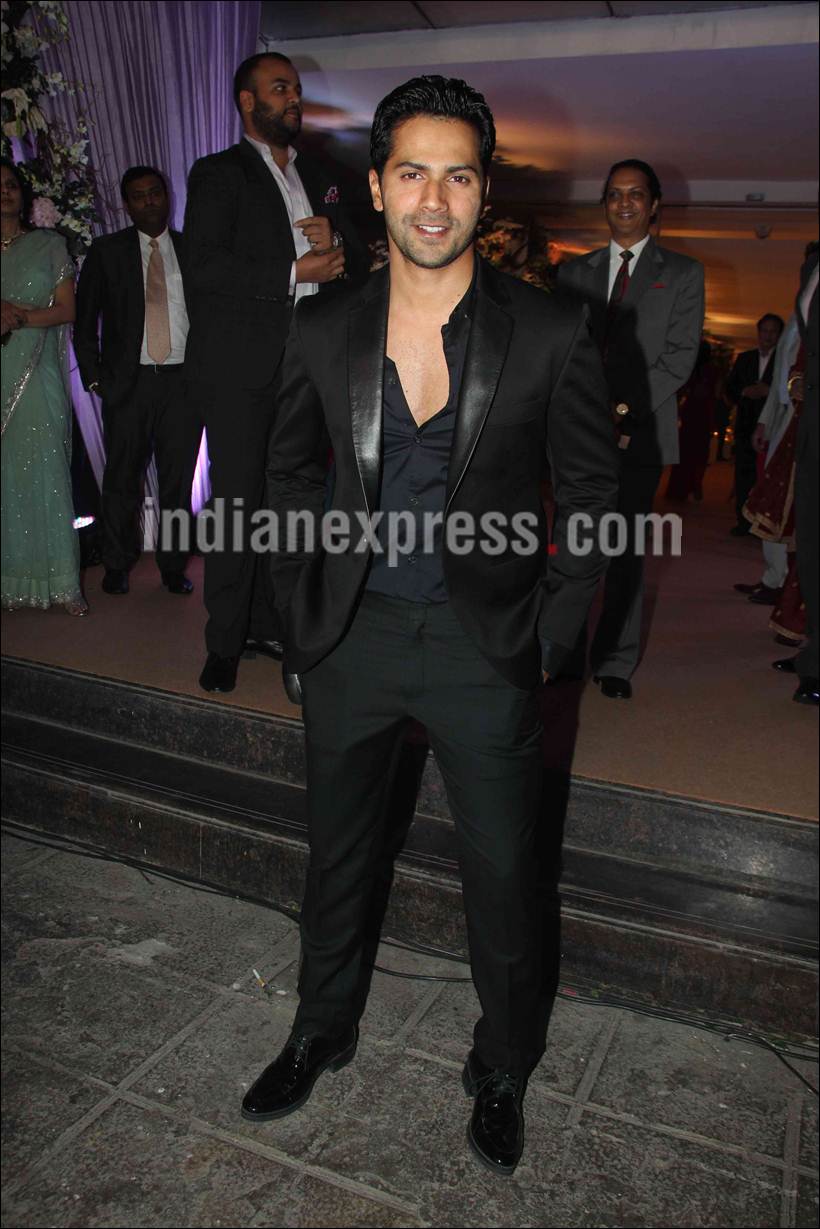 Salman Khan, Sanjay Dutt, Manyata Dutt, Tina Ambani, Bhagyashree, Varun Dhawan, Kabir Bedi, Pooja Bedi, Parveen Dusanj, Rishi Kapoor, Saira Banu, Archana Puran Singh, Sanjay Dutt Manyata Dutt, Sanjay Dutt pics, Kabir Bedi Parveen Dusanj, Rishi Kapoor Neetu Singh, Entertainment