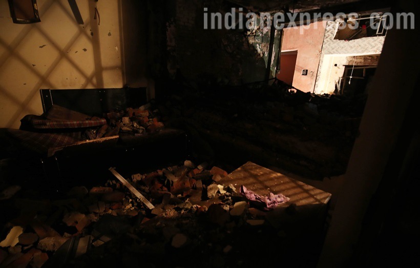 cylinder blast, fire delhi, cylinder blast delhi, delhi cylinder blast, sunlight colony fire, fire in sunlight colony, delhi news, india news