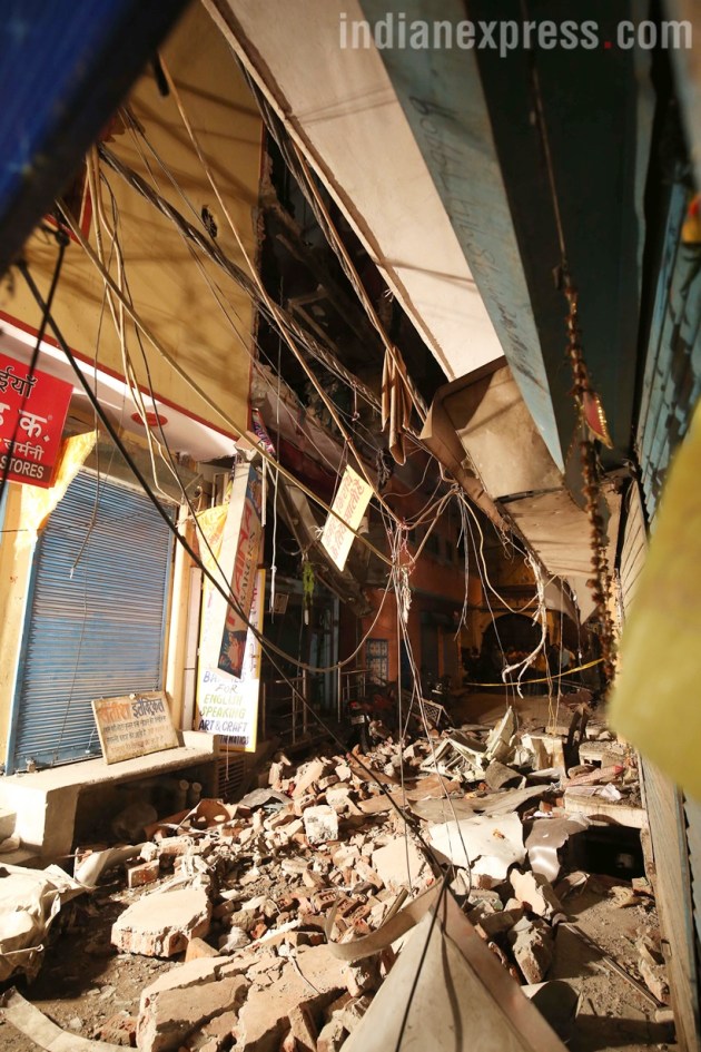 cylinder blast, fire delhi, cylinder blast delhi, delhi cylinder blast, sunlight colony fire, fire in sunlight colony, delhi news, india news