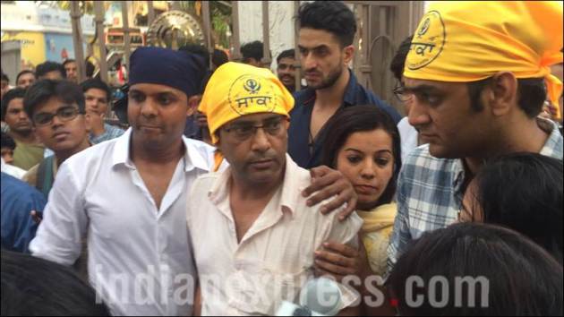 pratyusha banerjee, pratyusha banerjee prayer meet, pratyusha banerjee mother, pratyusha banerjee father, pratyusha banerjee last rites, pratyusha banerjee death, pratyusha banerjee pics, pratyusha banerjee last pics, pratyusha banerjee dies, pratyusha banerjee dead, pratyusha banerjee news, pratyusha, pratyusha boyfriend, entertainment