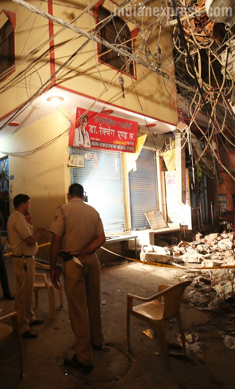 cylinder blast, fire delhi, cylinder blast delhi, delhi cylinder blast, sunlight colony fire, fire in sunlight colony, delhi news, india news