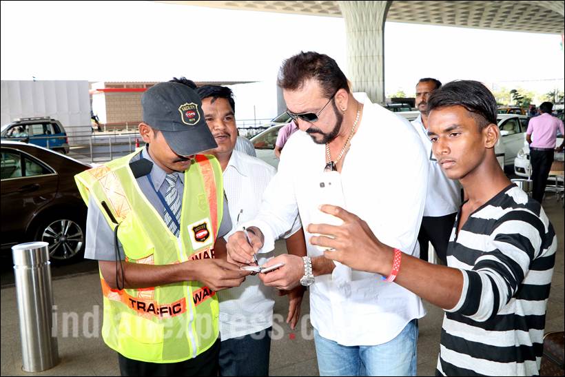 sanjay dutt, maanyata dutt, sanjay dutt kids, shahraan, iqra, sanjay dutt pics, sanjay dutt maanyata pics, maanyata pics, sanjay dutt photos, sanjay dutt shahraan iqra, entertainment