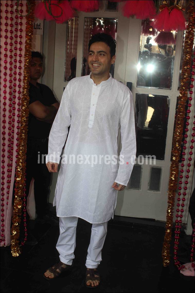 Bipasha Basu, Karan Singh Grover, Bipasha Basu mehendi, karan bipasha, Shilpa Shetty, Shamita shetty, sophie choudry, Ayaz Khan, Vj Anusha, Karan Singh Grover wedding, entertainment photos