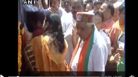 Babulal Gaur, Babulal Gaur video, Babulal Gaur woman, Babulal Gaur touches woman, video of Babulal Gaur