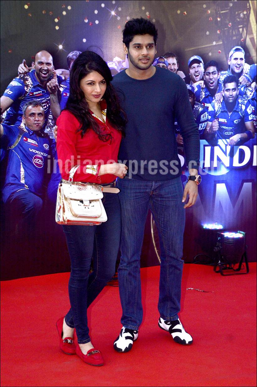 IPL 2016, Preity Zinta, Sanjay Dutt, Sanjay Dutt wife, Manyata Dutt, Geeta Basra, Harbhajan Singh, Geeta Basra Harbhajan Singh, Bhagyashree, Ronit Roy, IPL opening ceremony, IPL opening ceremony pics