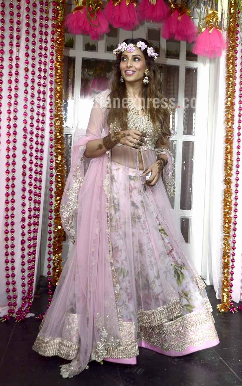 Photos from Bipasha Basu & KSG's Boho Chic Bollywood Wedding – The Big Fat  Indian Wedding