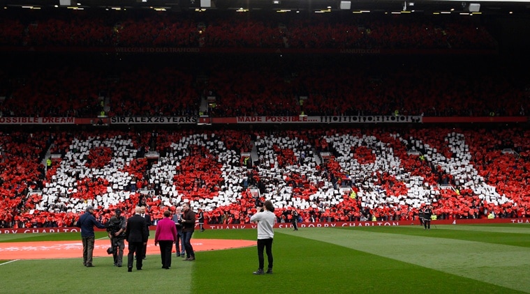 Bobby Charlton honoured as Old Trafford stand is named after him ...