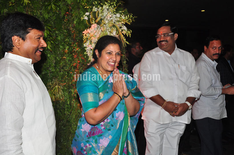 sreeja, sreeja reception, sreeja recpetion pics, sreeja marriage, chiranjeevi, chiranjeevi sreeja, chiranjeevi daughter, allu arjun, ram charan teja, venkaiah naidu, chandrababu naidu, aravind swami, rakulpreet, radhuka sarathkumar, sreeja wedding recpetion pics, entertainment