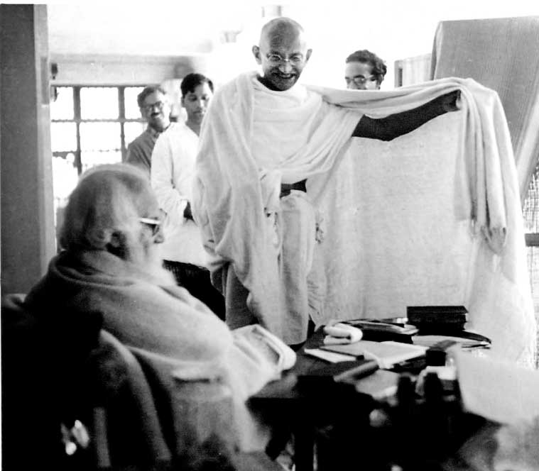 GANDHI: AN ILLUSTRATED BIOGRAPHY, Pramod Kapoor, Roli Books, book review, indian express book review