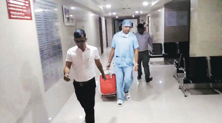 The heart being taken in a special equipment from Mahavir Hospital in Surat by doctors. Photo courtsey: Fortis Hospital